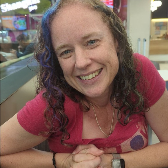 Meet your Posher, Crystal - Picture 9 of 11